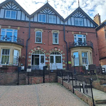 Aaron Accommodation Whitby Exterior photo